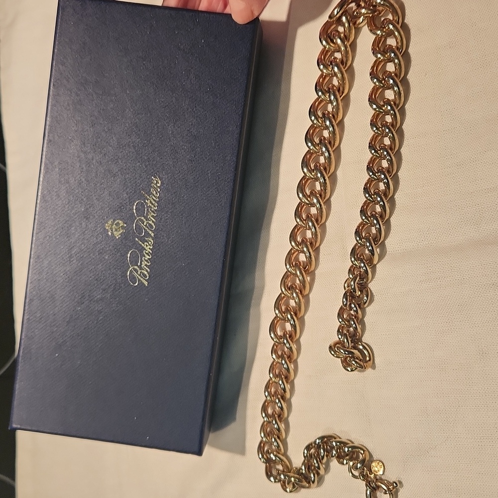 Brooks Brothers gold chain 18"